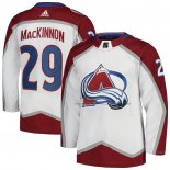 Maillot Hockey Colorado Avalanche Nathan Mackinnon Exterieur Primegreen Authentique Pro Blanc